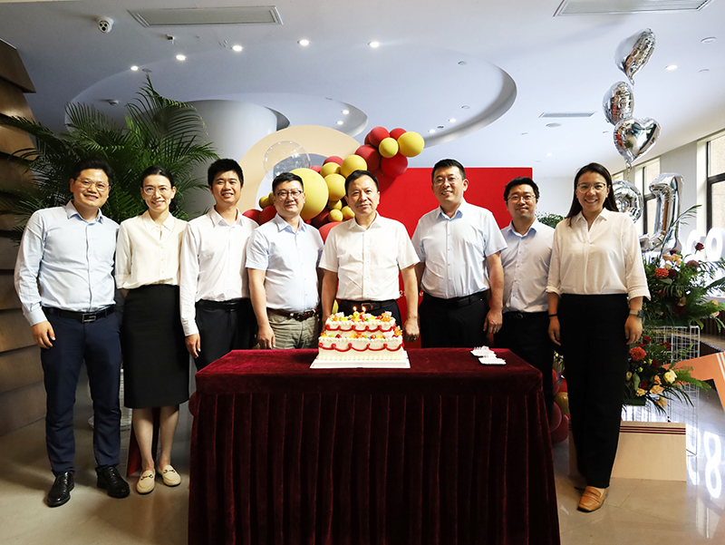 二十一载 智造未来丨贺龙八国际股份廿一诞辰，再启新篇